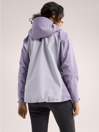 Beta Lightweight Jacket - Women's