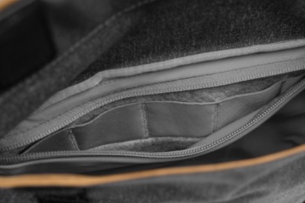 Field Pouch V2 Camera Waist Pack