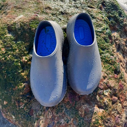 Frontline Pro 3 Slip-on Shoes