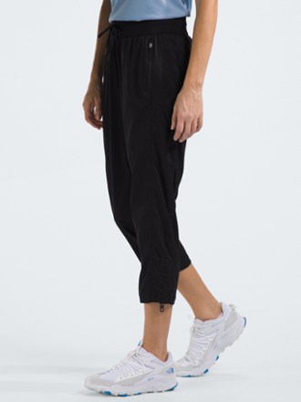 Aphrodite Motion Capri Pants - Women's