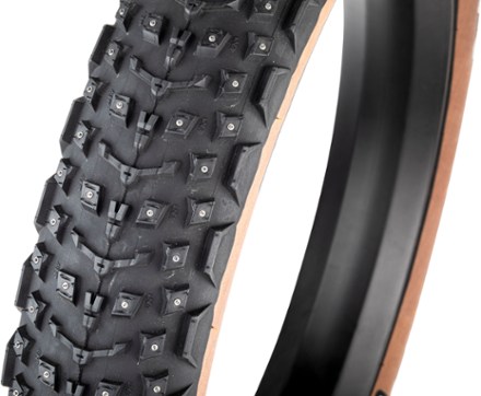 Dillinger 5 Studded Tire