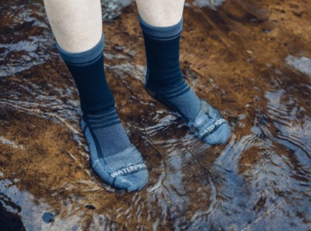 Crosspoint Lightweight Waterproof Socks