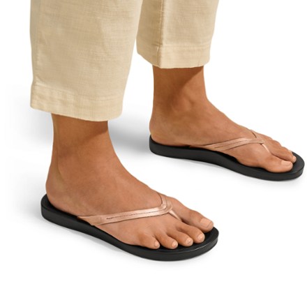 Lalahi Flip-Flops - Women's