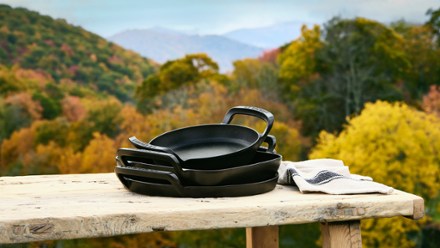 Alpine Outdoor Enameled Cast Iron Pizza Pan - 15 in.