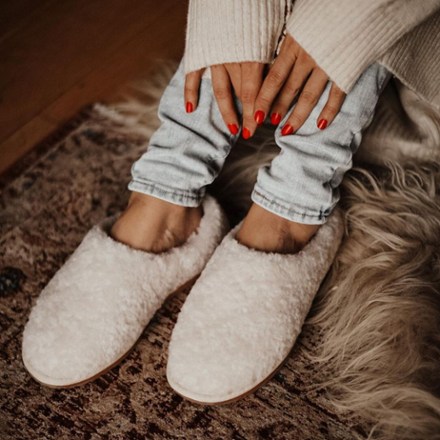 Joy Teddy Slippers - Women's