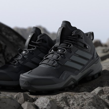 Terrex Skychaser Mid GORE-TEX Hiking Boots - Women's