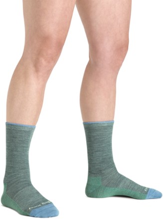 Solid Basic Crew Lightweight Lifestyle Socks - Women's
