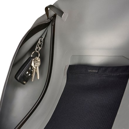RunOff Waterproof 12 L Pack