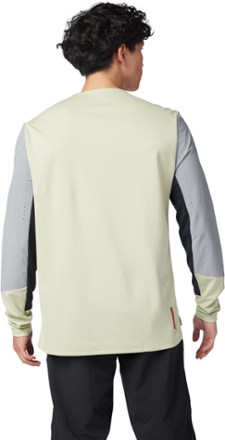 Defend Long-Sleeve Bike Jersey - Men's