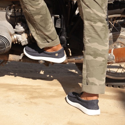 Cloud9 Venture Slip-On Shoes - Men's