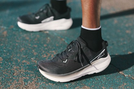 FWD VIA Road-Running Shoes - Men's