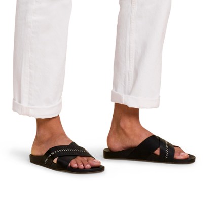 Kipe'a 'Olu Sandals - Women's