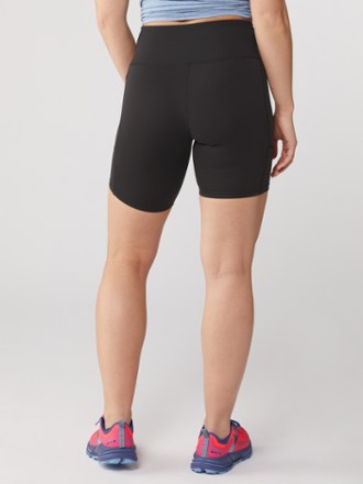 Maipo Shorts - Women's