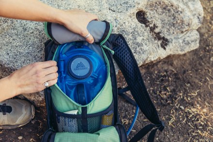 Pace 6 H2O Hydration Pack - Women's