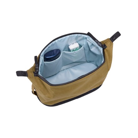 Aion Toiletry Kit