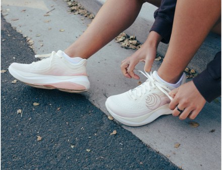 Aura Road-Running Shoes - Women's