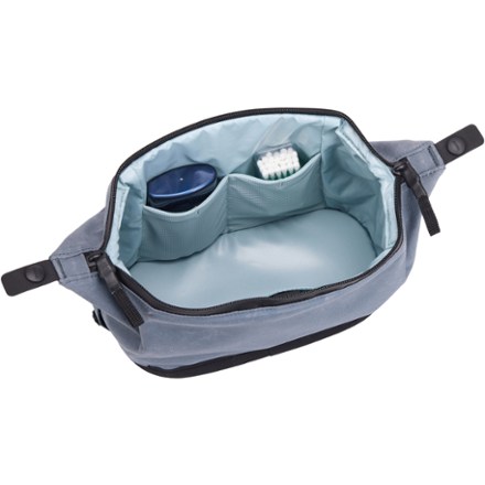 Aion Toiletry Kit