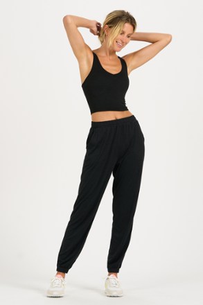 Halo Performance Crop Top - Women's