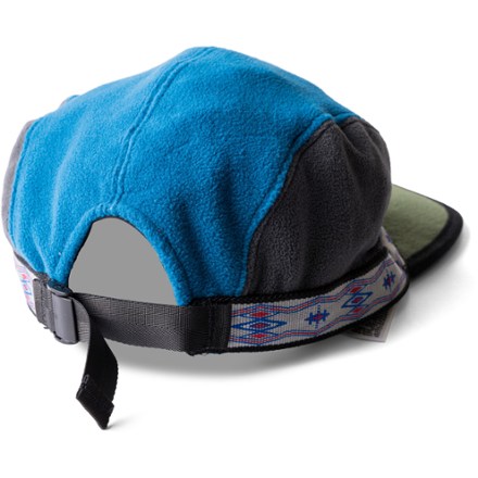 Fleece Strapcap
