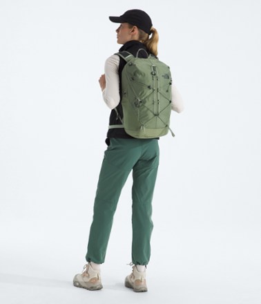 Borealis Trail 28 Pack