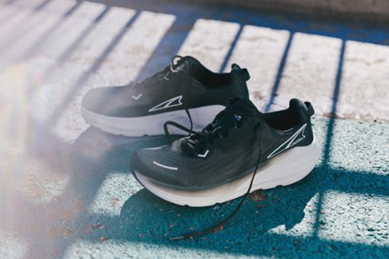 FWD VIA Road-Running Shoes - Men's