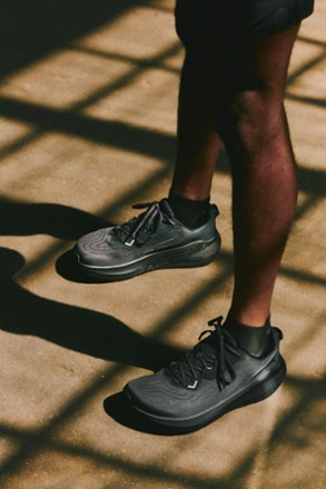 FWD VIA Road-Running Shoes - Men's