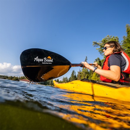 Manta Ray Carbon 2-Piece Posi-Lok Kayak Paddle