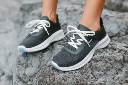 Island Hopper Sneakers - Women's