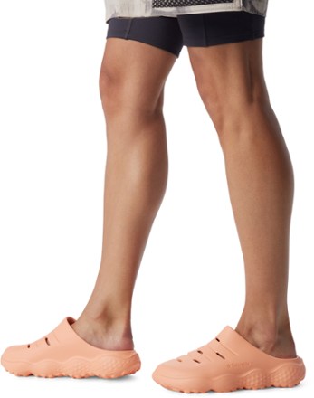 Thrive Revive Clogs - Women's