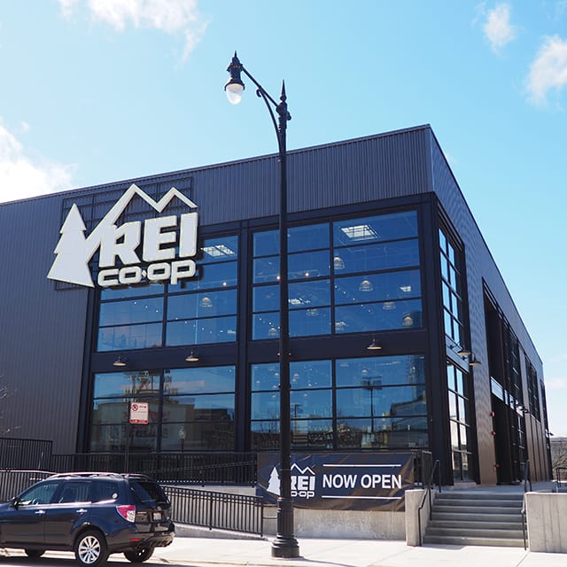 REI Lincoln Park Store - Chicago, IL - Sporting Goods, Camping Gear