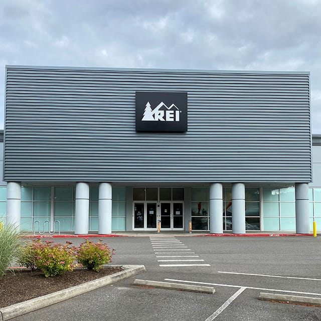 New Rei Outlet