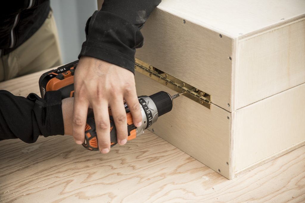 DIY How to Build a Portable Ski or Snowboard Waxing Table REI Coop Journal