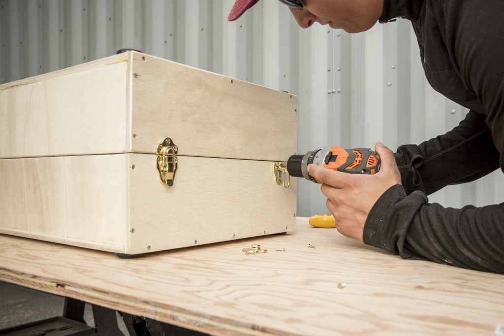 Diy How To Build A Portable Ski Or Snowboard Waxing Table Rei
