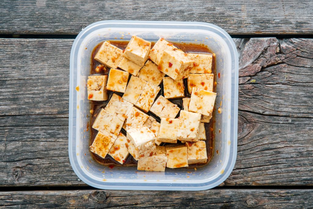 Marinating tofu