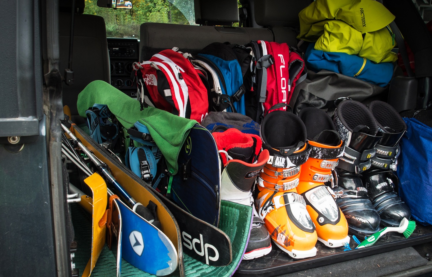 What To Keep In Your Emergency Car Kit - Uncommon Path – An REI Co-op  Publication