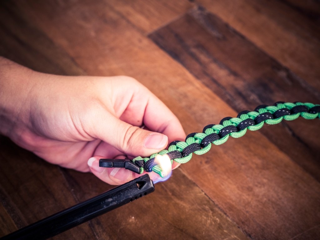 How to Make a Basic Cobra Paracord Bracelet 