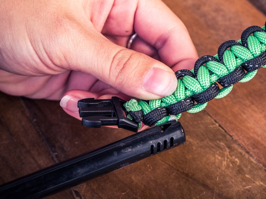 How to Make a Paracord Bracelet – REI Uncommon Path