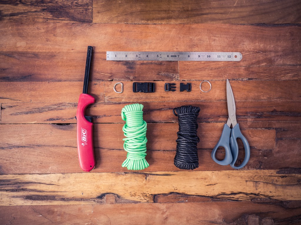 ENGRAVED PARACORD CLIP - Logo Products for Camps