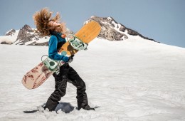 Snowboarder