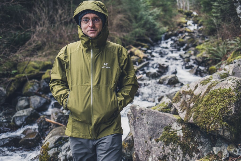 Comparing the Arc’teryx Beta and Zeta Jackets - Uncommon Path – An REI ...