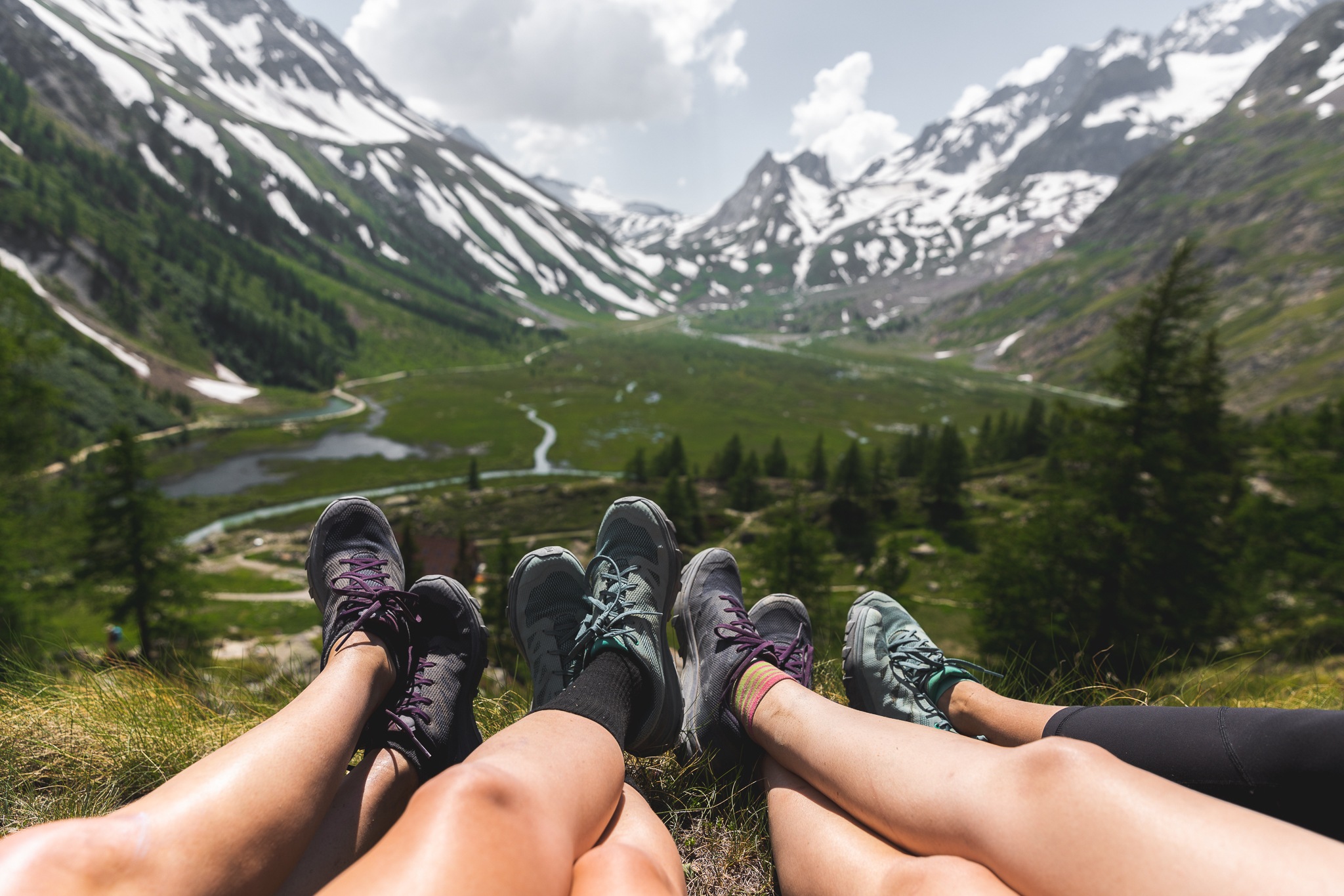 Salomon outline hiking best sale shoes