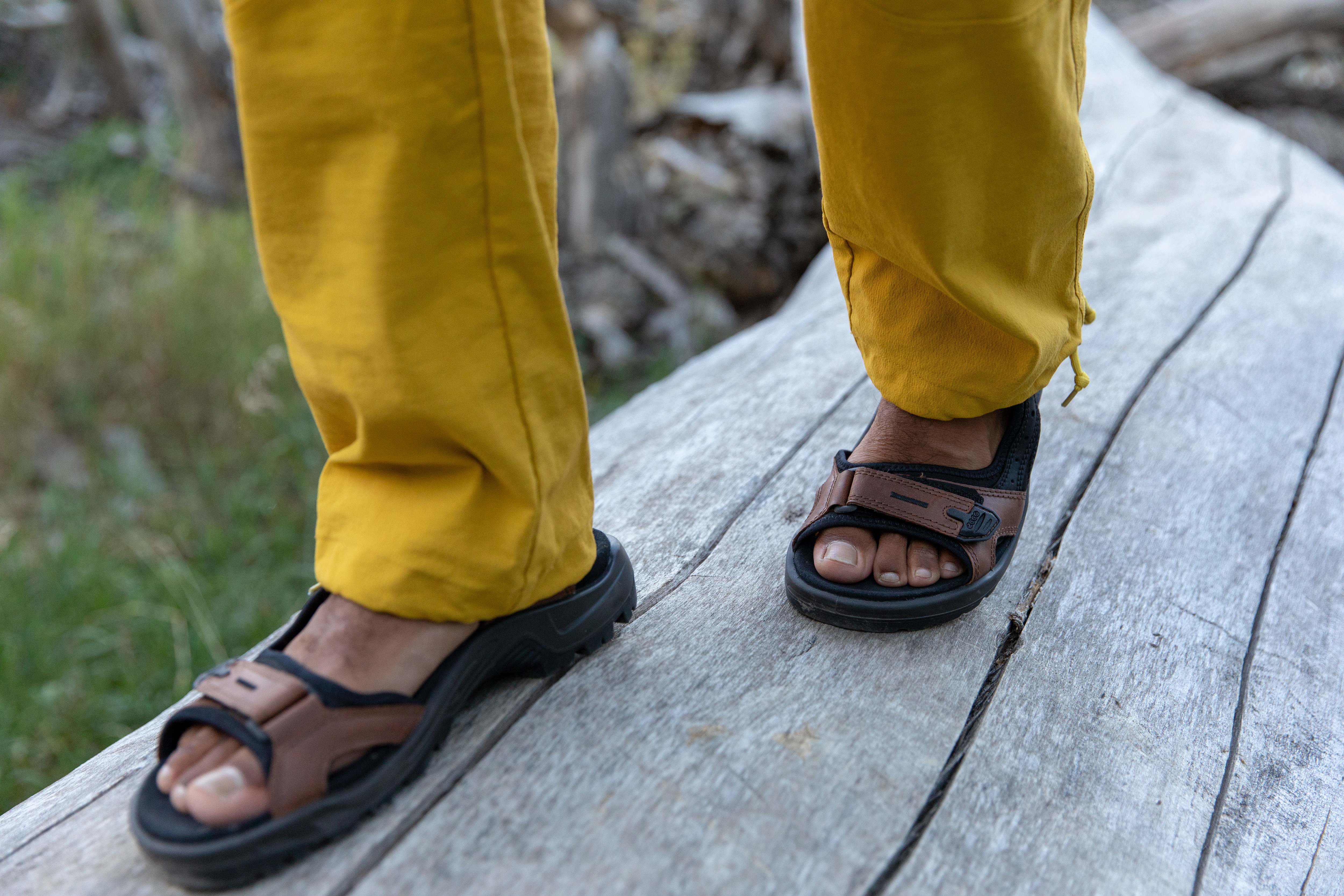 best men's hiking sandals for wide feet