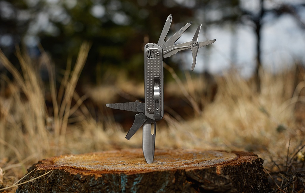 Leatherman FREE T4 Pocket Knife Multi-Tool
