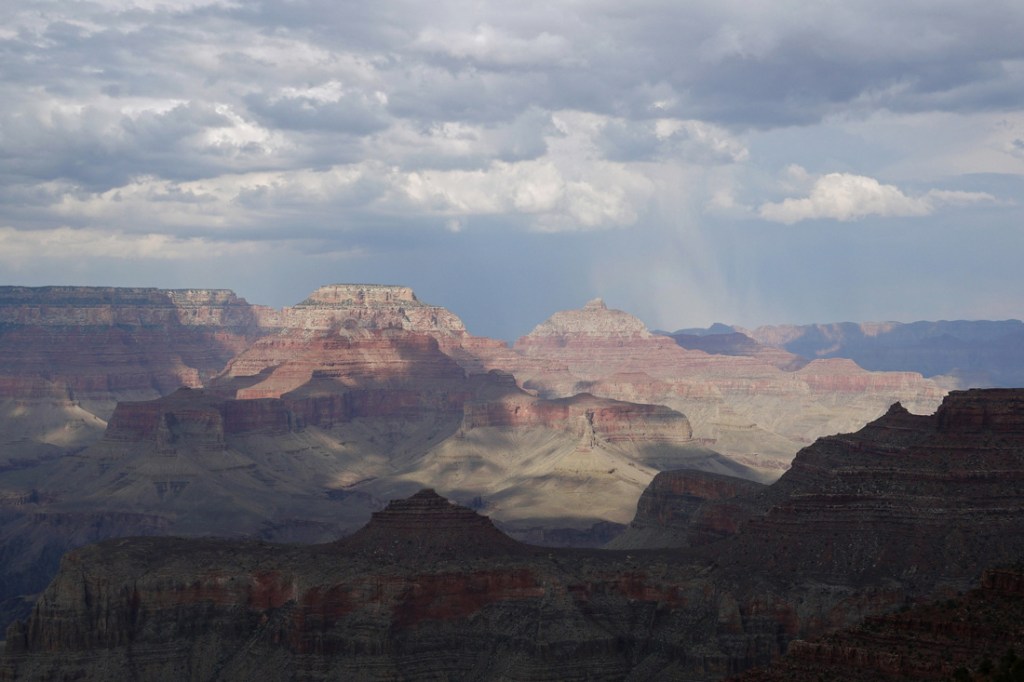 Hiking the Grand Canyon Rim to Rim - Uncommon Path – An REI Co-op ...