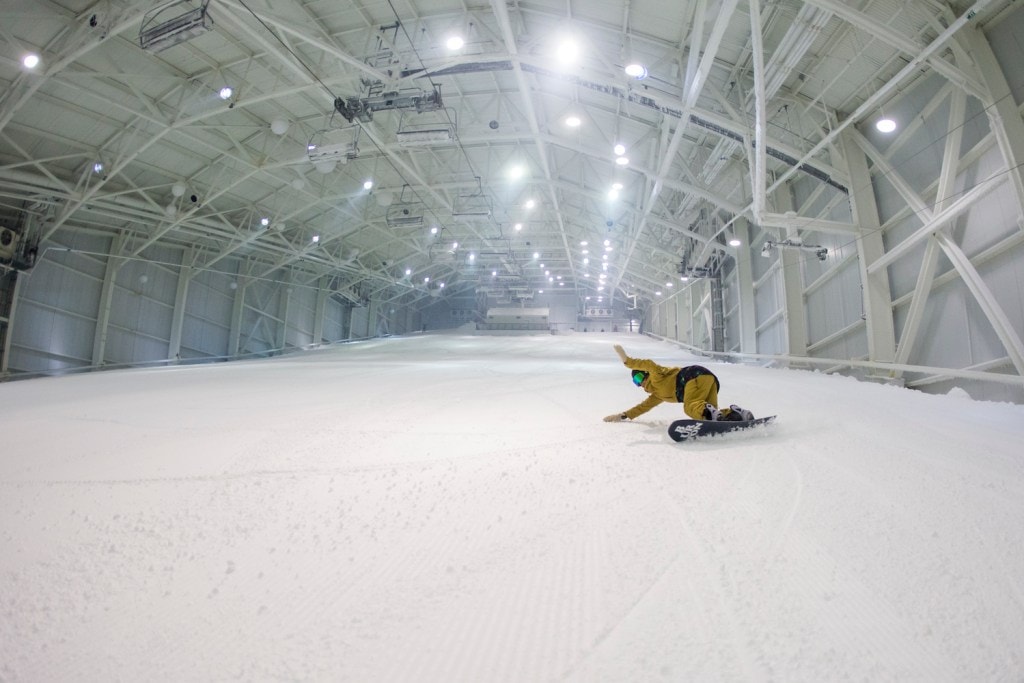 The Dystopian Experience of Skiing in New Jersey's New American Dream Mall