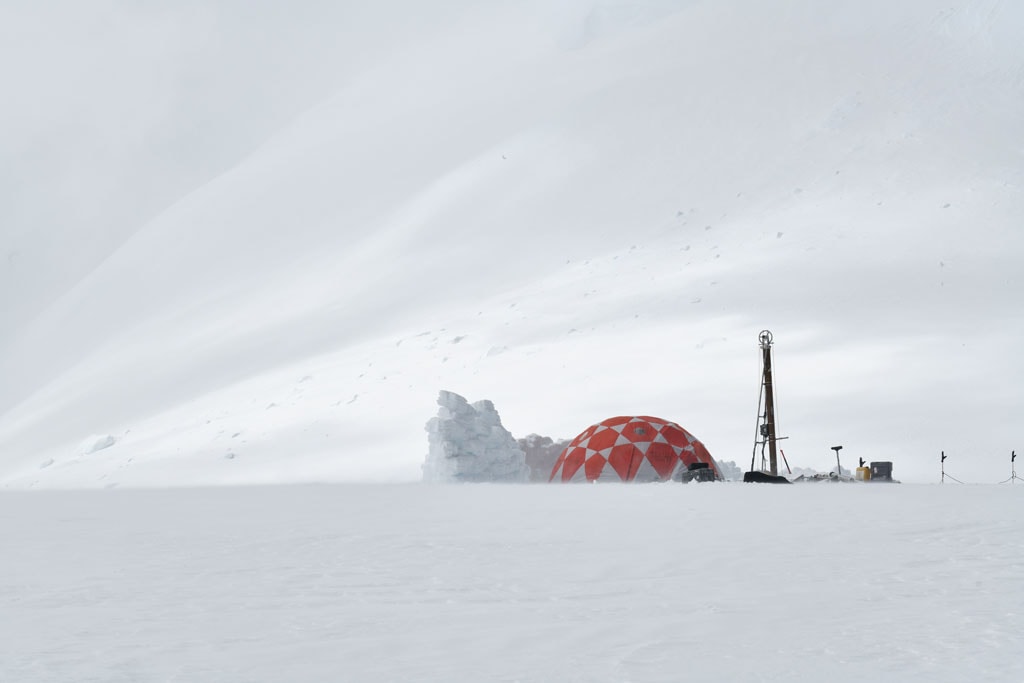 A drilling site at the colon Huascarán