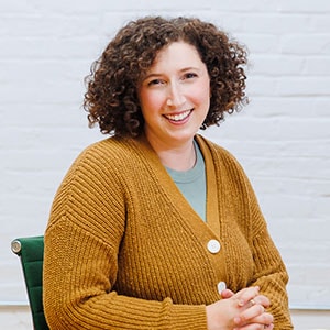 Annie Fassler Headshot Photo