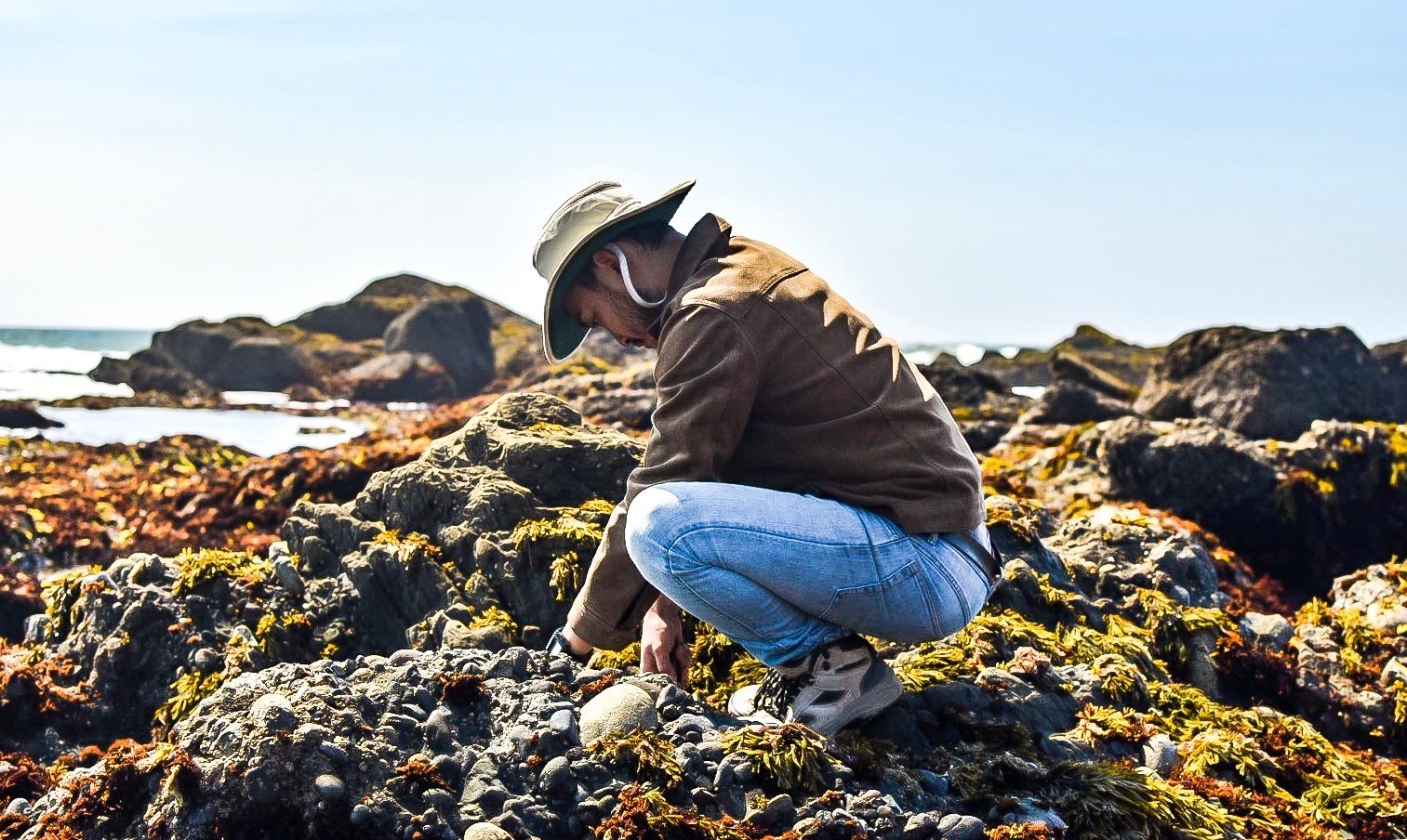 Taku Kondo foraging