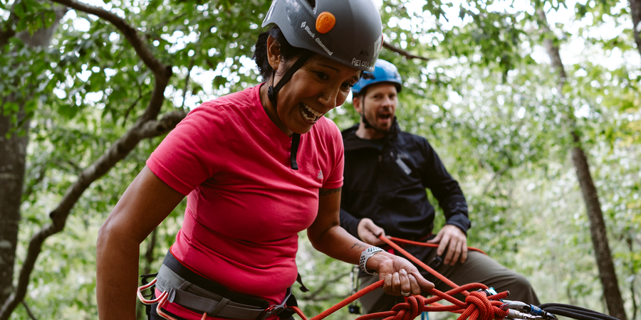 a rock climber learns to rappel