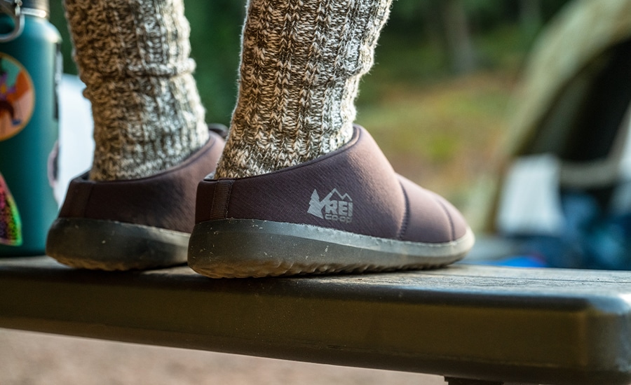 Imagination Talje Rig mand Best Indoor & Outdoor Slippers | REI Expert Advice